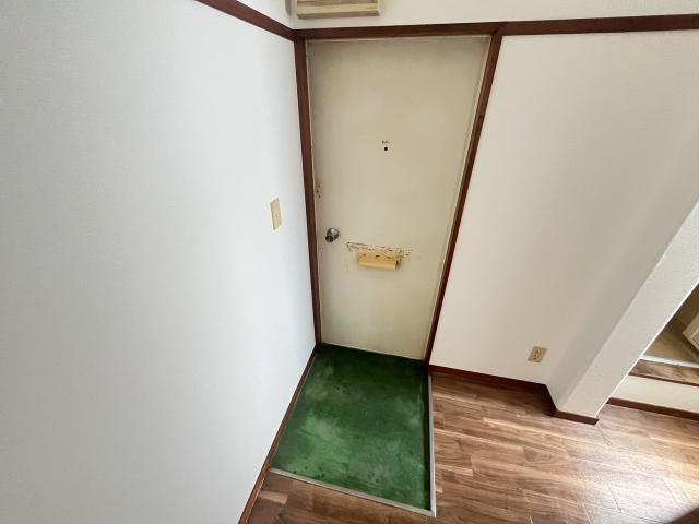コーポカワイ（302） 玄関