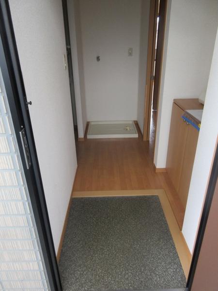 ハイツ築地　C棟（C101） 玄関