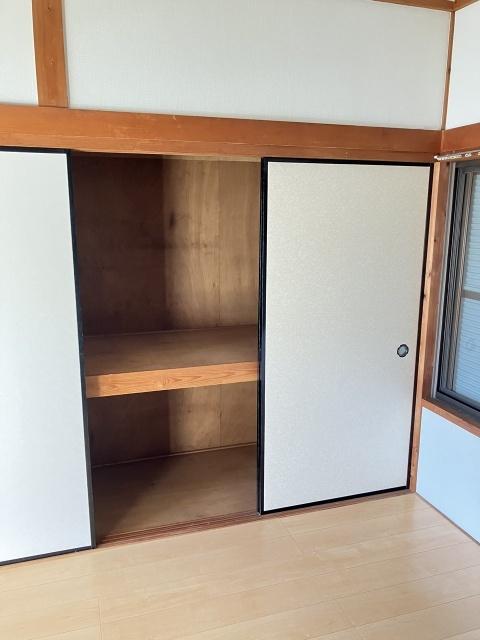 一宮中町1丁目6-57貸家（higashi） 収納