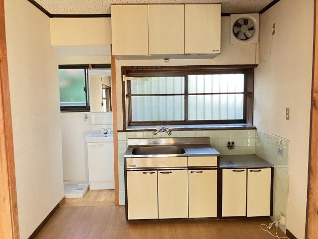一宮中町1丁目6-57貸家（higashi） キッチン