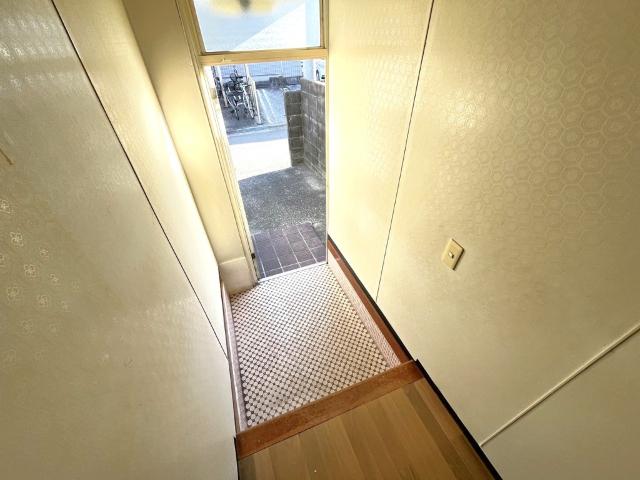 薊野南町9-18貸家（-） 玄関