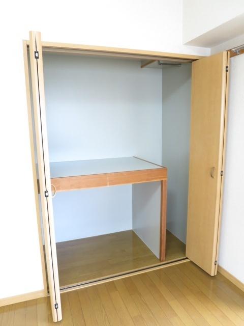 ネオクレメント（402） 収納