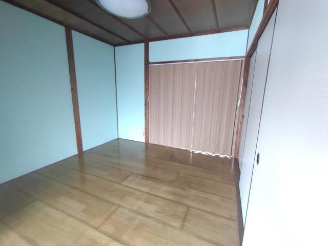 東秦泉寺1-4棟割貸家（nisi） リビング