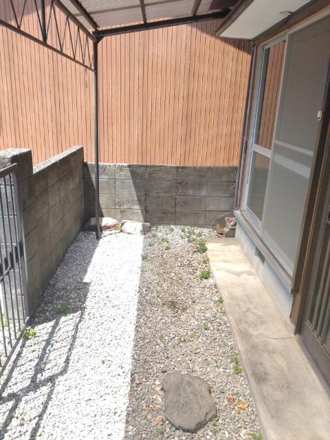 東秦泉寺1-4棟割貸家（nisi） 庭