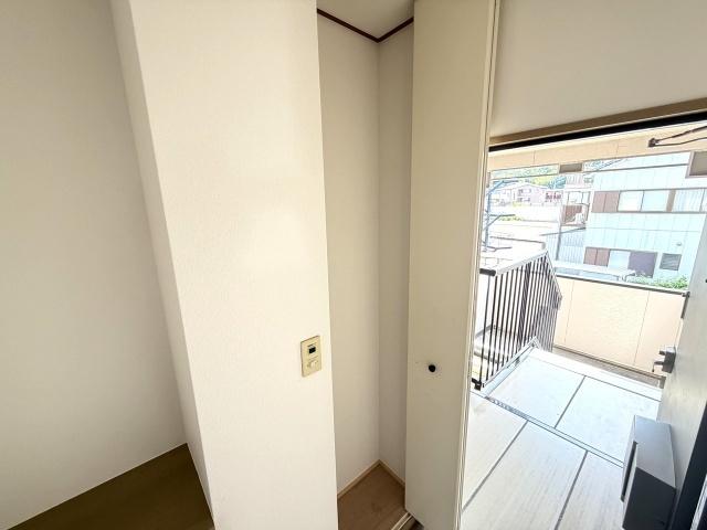 ラピスハイネス　B棟（B201） 収納