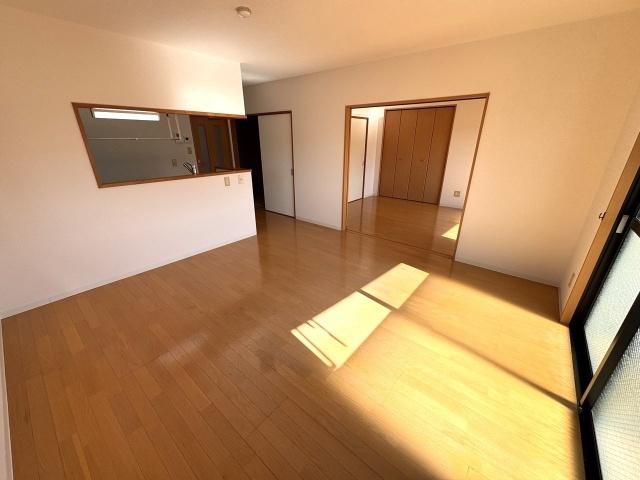 ルミエールⅢ（2B） リビング