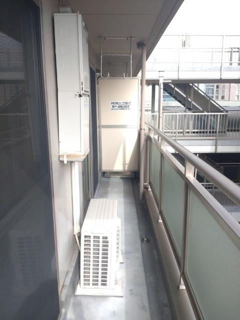 イーリスハイツ　Ｃ棟（C302） バルコニー