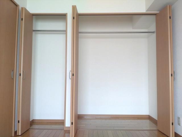 イーリスハイツ　Ｃ棟（C302） 収納