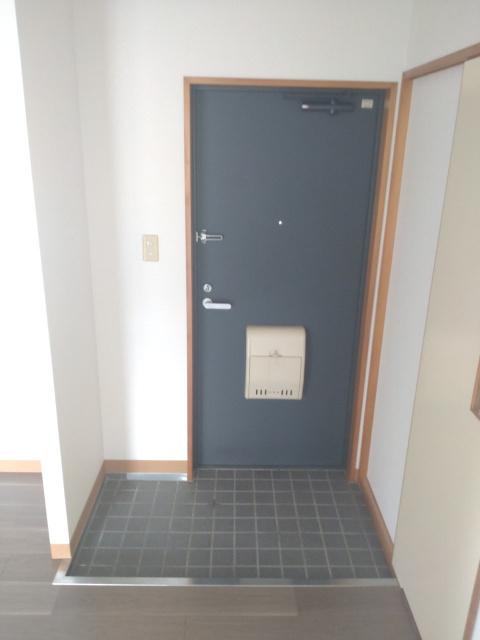 ルミエール高そね（223） 玄関