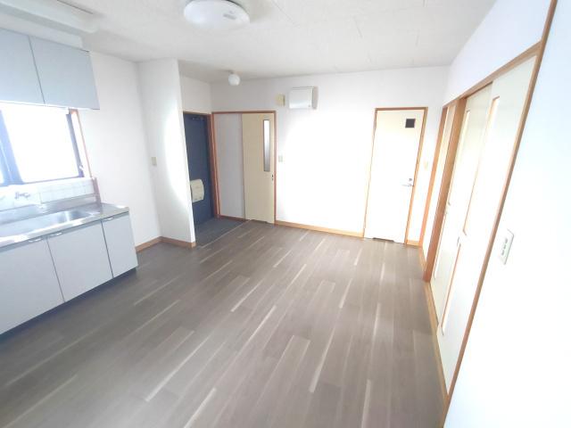 ルミエール高そね（223） リビング