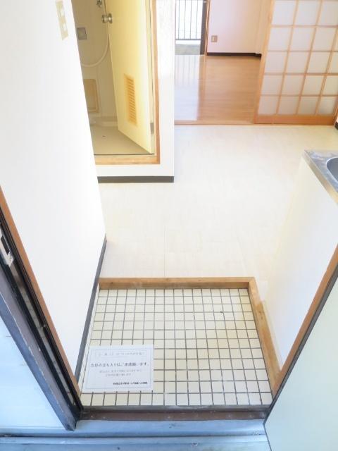 YKハイツ（101） 玄関