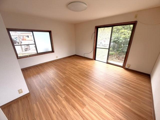 西塚ノ原30貸家（-） リビング