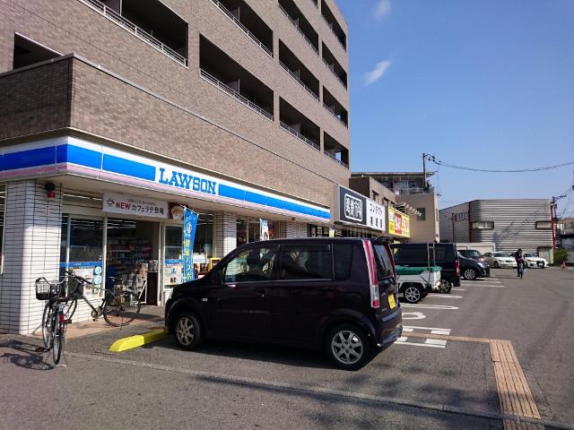 ローソン高知朝倉駅前店：928m