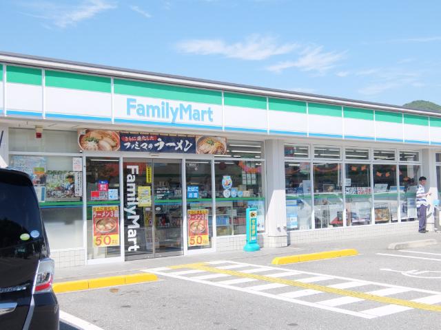 ファミリーマート高知インター店：837m