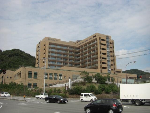 高知県・高知市病院企業団立高知医療センター：739m