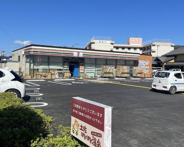 セブンイレブン高知神田西店：340m