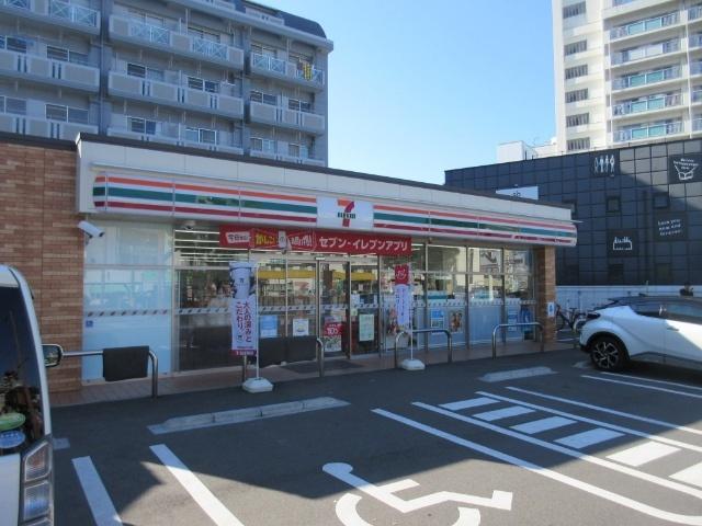 セブンイレブン高知桟橋通1丁目店：343m