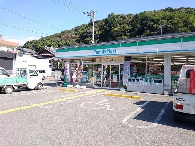 ファミリーマート高知南河ノ瀬店：682m