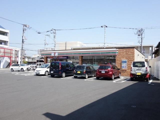 セブンイレブン高知菜園場町店：264m