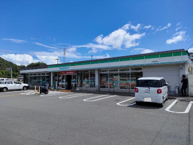 ファミリーマート南国岡豊店：349m