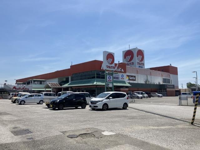 マルナカ野市店：469m