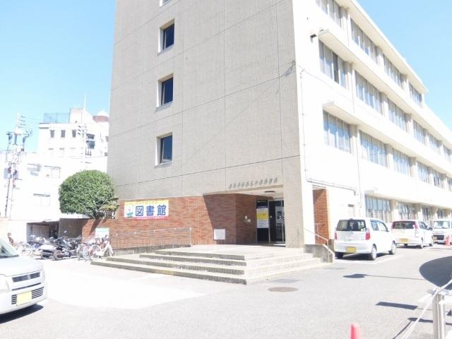 高知市立潮江市民図書館：774m