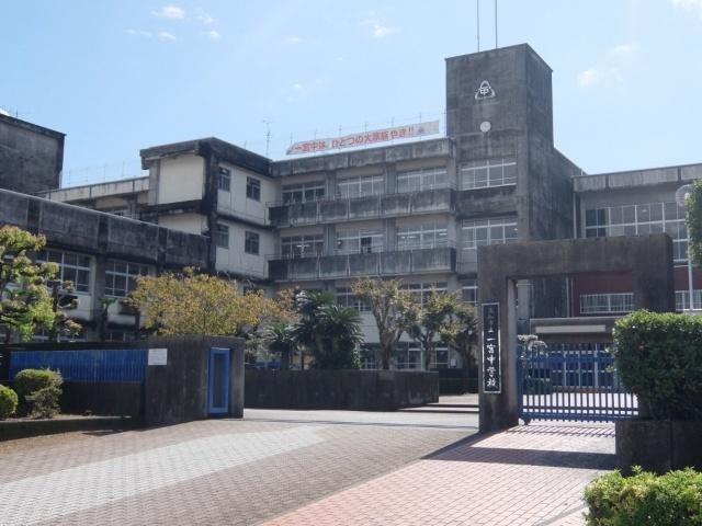 高知市立一宮中学校：652m