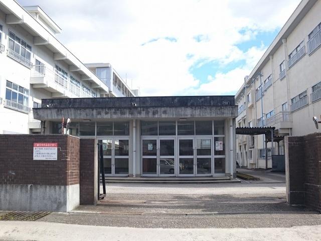 高知市立西部中学校：2152m