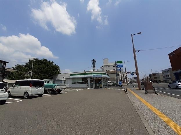 ファミリーマート高知旭町店：668m