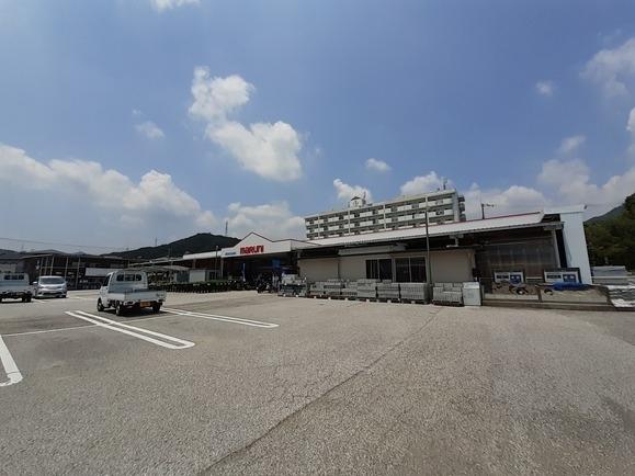 ホームセンター マルニ 旭店：1900m