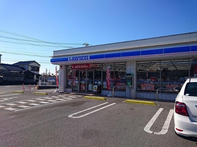 ローソン高知一宮店：262m