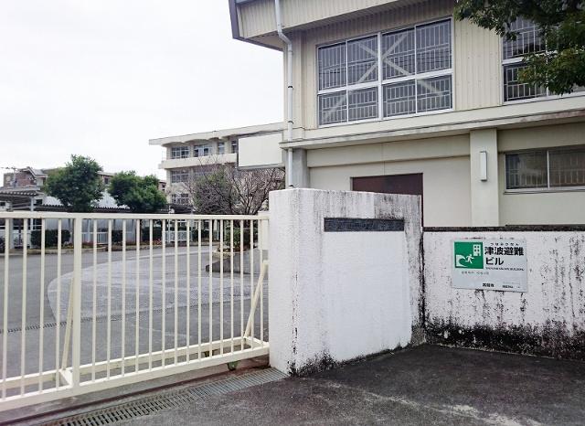 高知市立大津中学校：825m