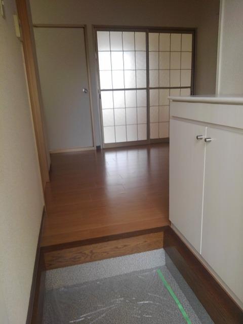 ハイツ友舞　南（102） 玄関