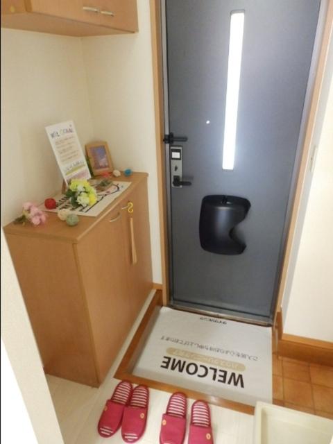 ミントグリーン（105） 玄関