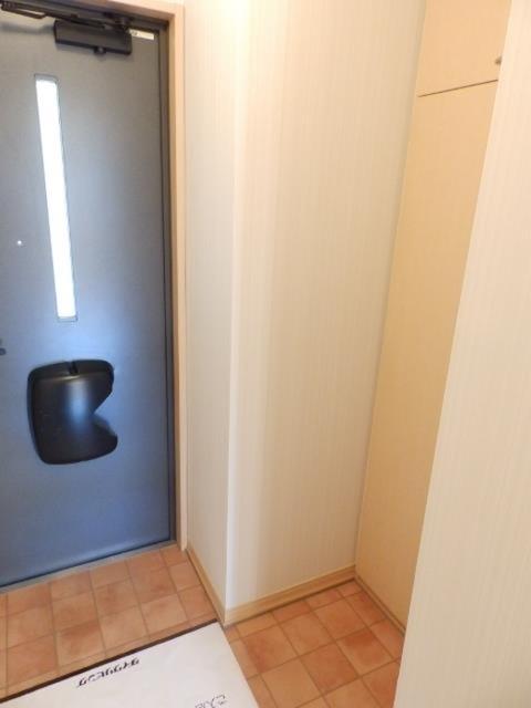ビレッジ北久保　C棟（C305） 玄関