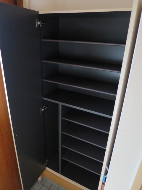 ディアコート札場　C棟（C102） 玄関