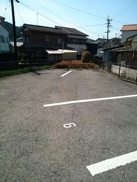 レジデンス藤（203） 駐車場