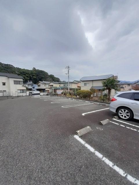 キアラ（104） 駐車場