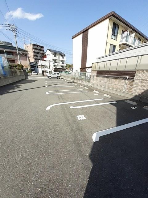 カーサ・ディ・フィオーレ　Ⅰ（201） 駐車場