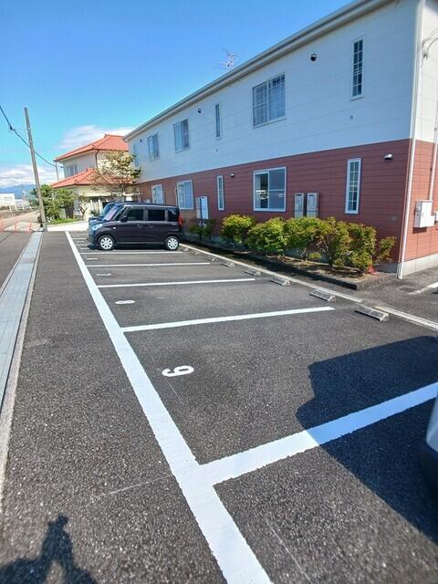 メゾン　シャトル（101） 駐車場