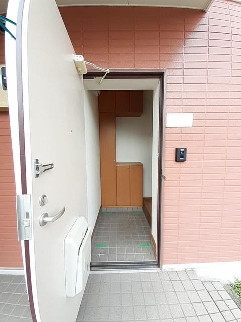 ハイツ友舞Ⅴ（102） 玄関