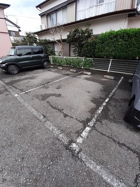 ハイツ友舞Ⅴ（102） 駐車場