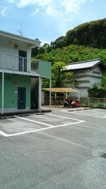 ファミールみやまえ（104） 駐車場