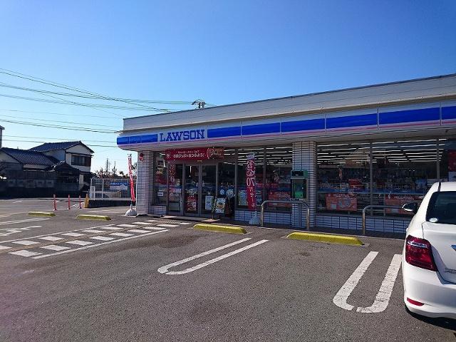 ローソン高知一宮店：303m