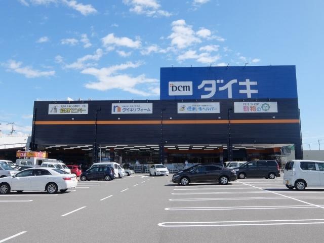DCM御座店：736m