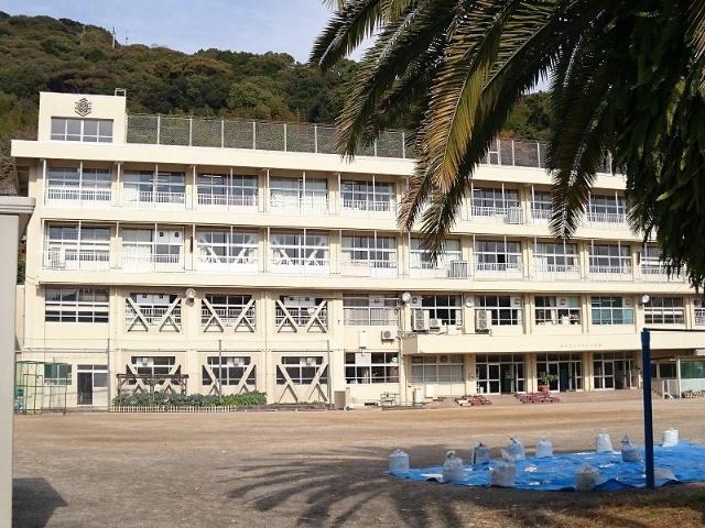 高知市立五台山小学校：984m