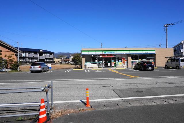 ファミリーマート高知介良通店：195m