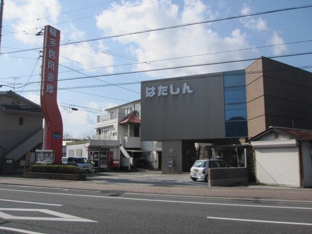 幡多信用金庫万々支店：284m