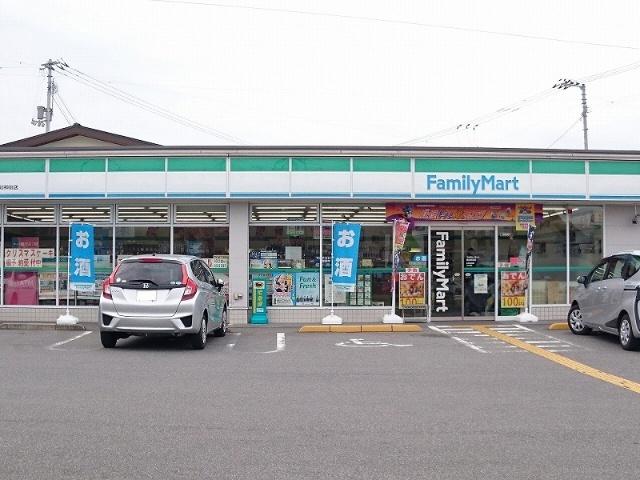 ファミリーマート高知神田店：229m