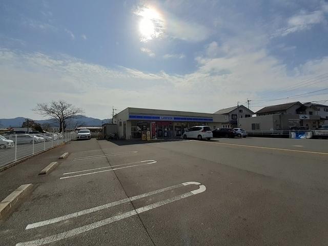ローソン 高知鴨部三丁目店：650m